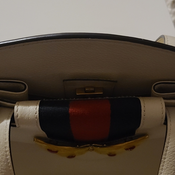 AUTHENTIC GUCCI PURSE - Picture 6 of 12